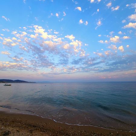 Pine Beach Holiday Home 2 Bedrooms 50 Meters To The Beach Kalyves Polygyrou Esterno foto